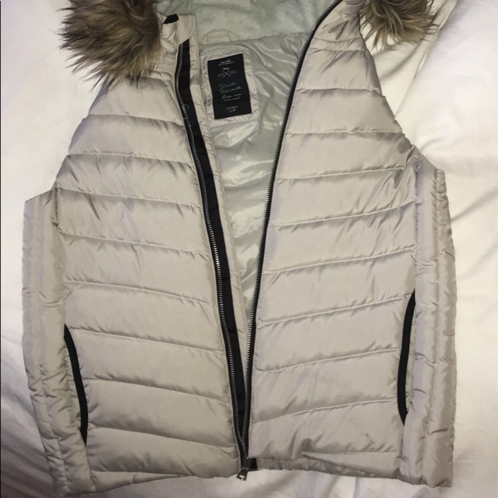 gap sleveless jacket